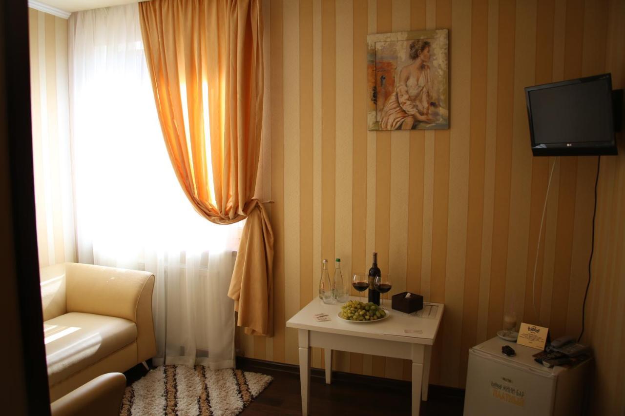 Берлога Kharkov Luaran gambar